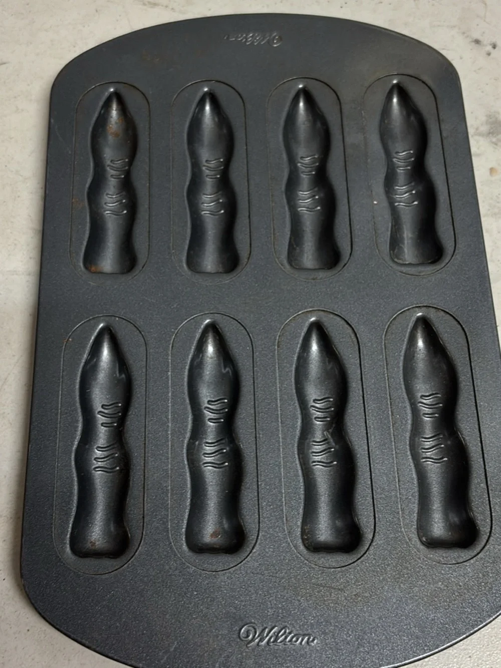 Wilton Halloween Witch Monster Finger Bake Pan